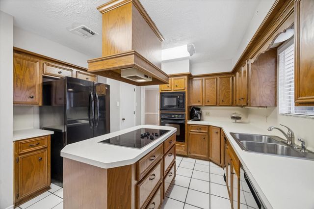 14615 Oak Bluff Court, Houston, TX 77070
