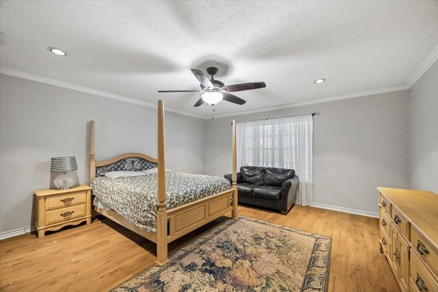14615 Oak Bluff Court, Houston, TX 77070