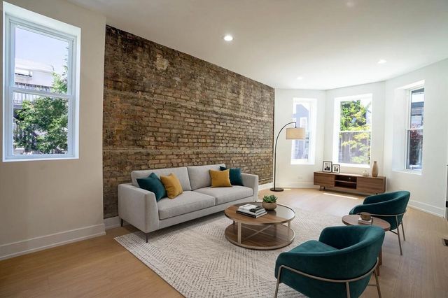 3608 W Wolfram Street, Chicago, IL 60618