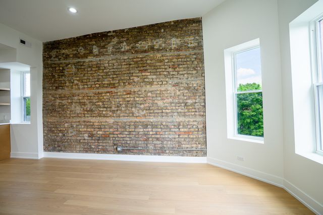 3608 W Wolfram Street, Chicago, IL 60618