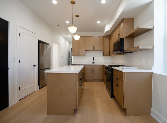 3608 W Wolfram Street, Chicago, IL 60618
