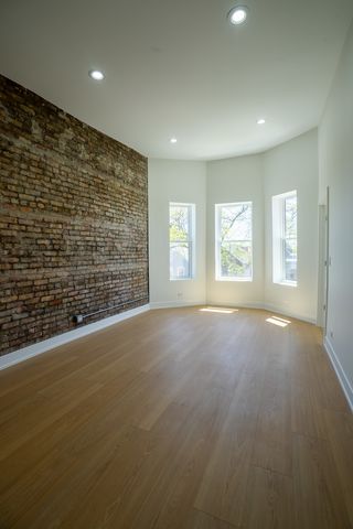 3608 W Wolfram Street, Chicago, IL 60618