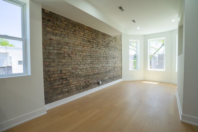 3608 W Wolfram Street, Chicago, IL 60618