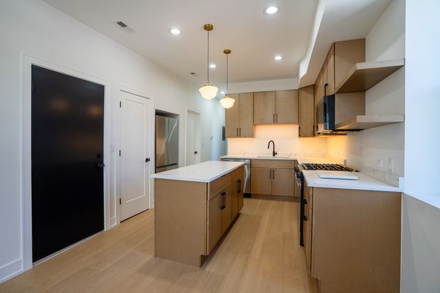3608 W Wolfram Street, Chicago, IL 60618