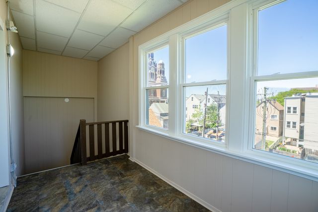 3608 W Wolfram Street, Chicago, IL 60618