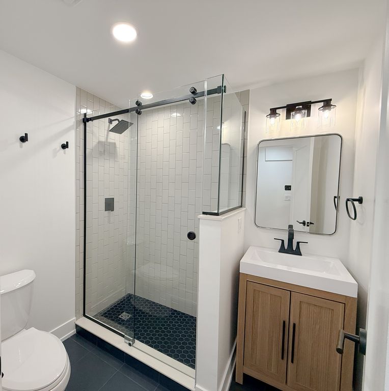 Image 23 of property listing at 3608 W Wolfram Street, Chicago, IL 60618