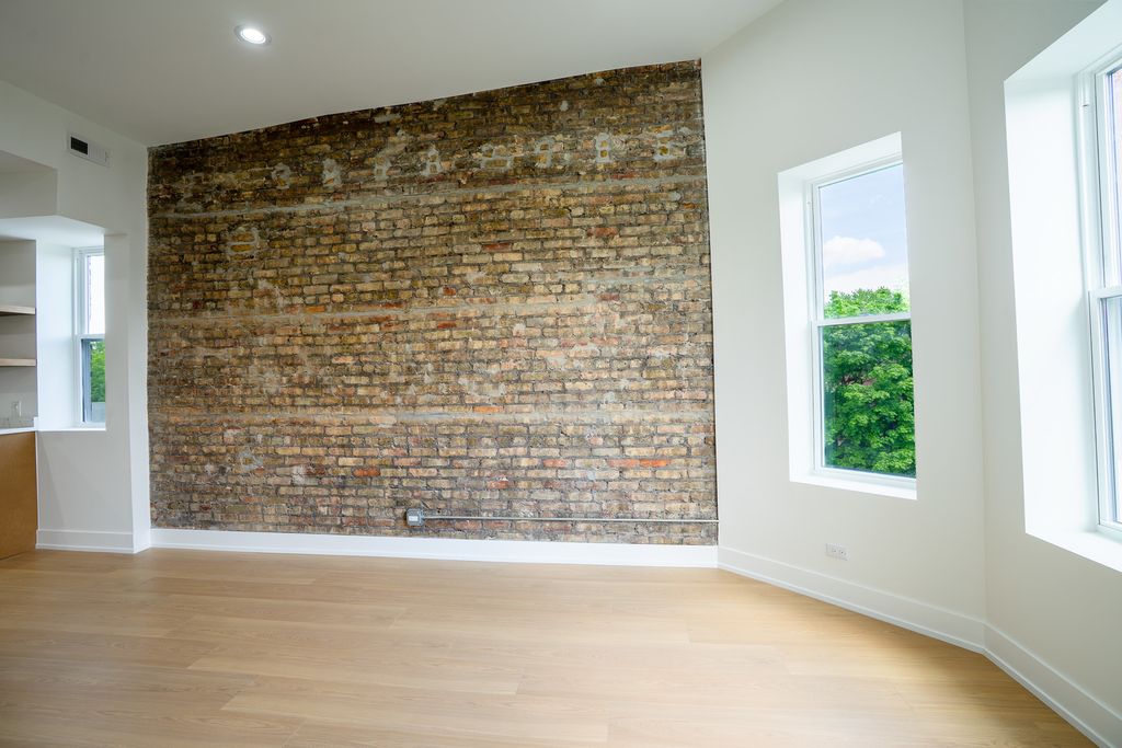 Image 27 of property listing at 3608 W Wolfram Street, Chicago, IL 60618