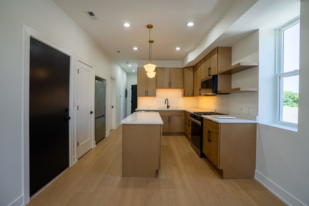 Image 30 of property listing at 3608 W Wolfram Street, Chicago, IL 60618