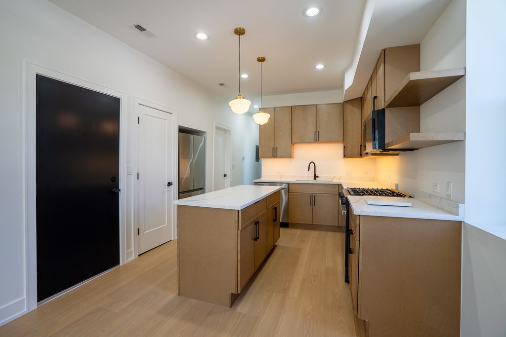 Image 35 of property listing at 3608 W Wolfram Street, Chicago, IL 60618