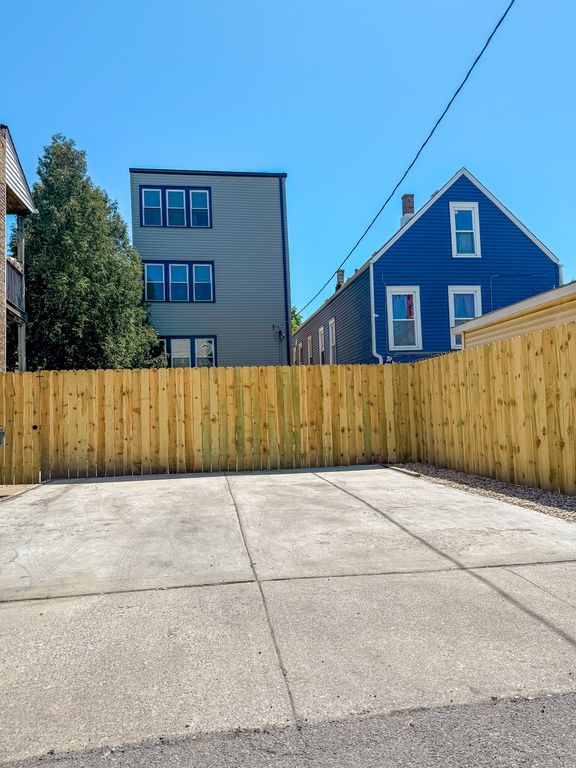 Image 52 of property listing at 3608 W Wolfram Street, Chicago, IL 60618