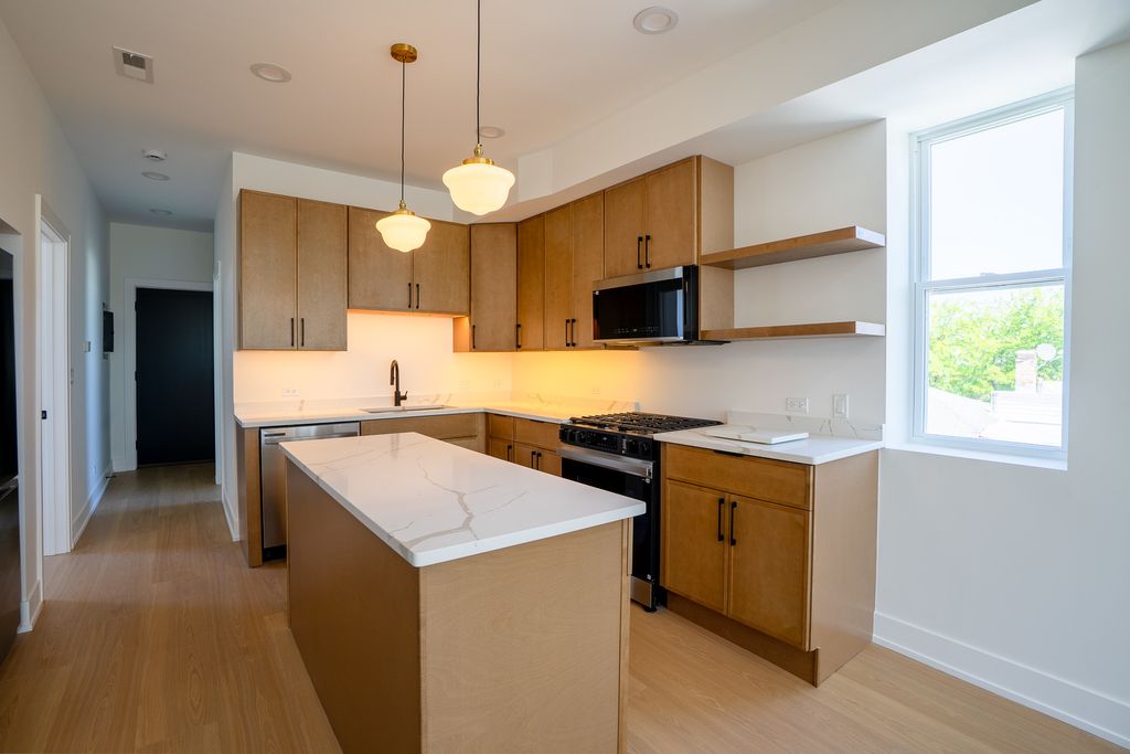 Image 10 of property listing at 3608 W Wolfram Street, Chicago, IL 60618