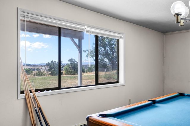 1228 NE Brown Drive, Madras, OR 97741