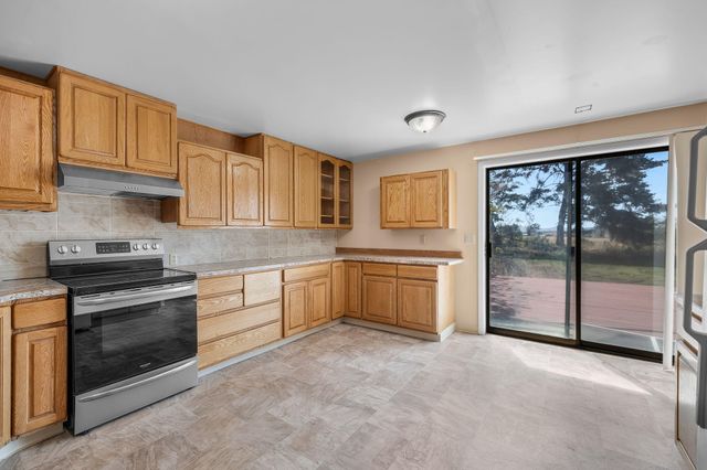 1228 NE Brown Drive, Madras, OR 97741