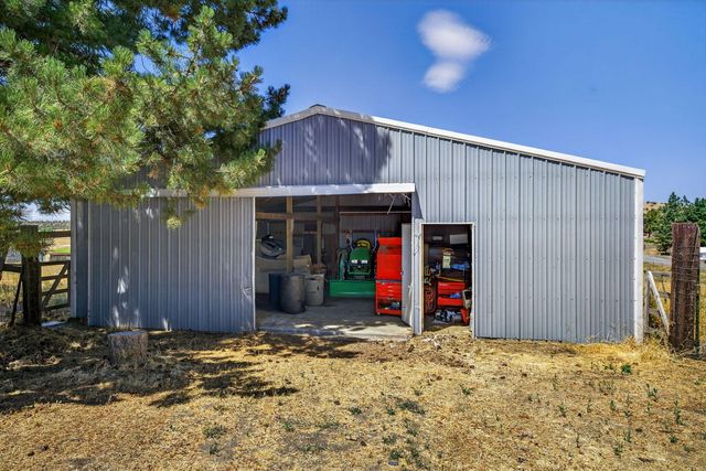 1228 NE Brown Drive, Madras, OR 97741