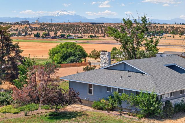 1228 NE Brown Drive, Madras, OR 97741