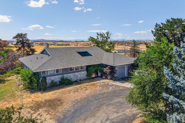 1228 NE Brown Drive, Madras, OR 97741