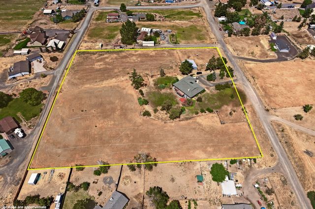 1228 NE Brown Drive, Madras, OR 97741