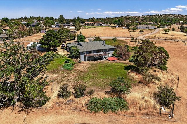 1228 NE Brown Drive, Madras, OR 97741