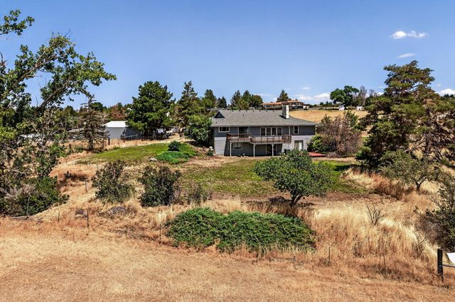 1228 NE Brown Drive, Madras, OR 97741