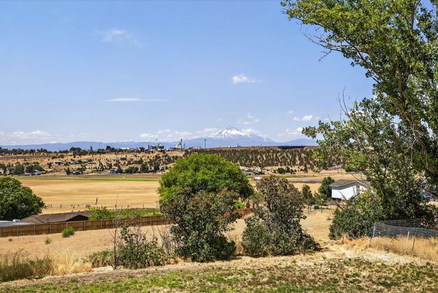1228 NE Brown Drive, Madras, OR 97741