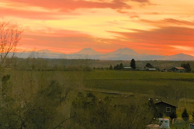1228 NE Brown Drive, Madras, OR 97741