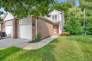 5585 Woodruff Shore Drive, Brighton, MI 48116