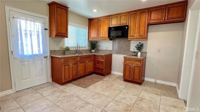 18289 Seville, Fontana, CA 92335
