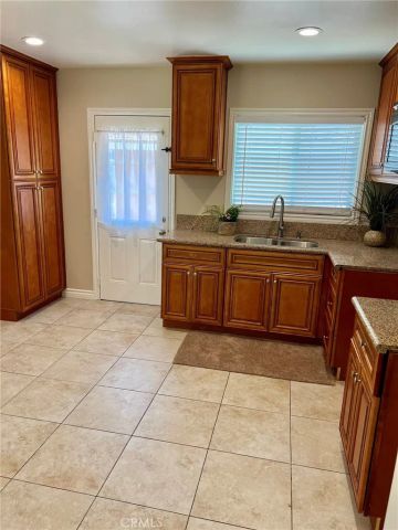 18289 Seville, Fontana, CA 92335