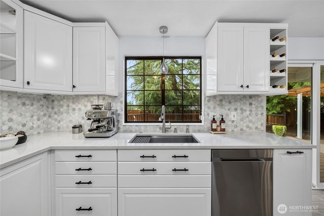 17508 NE 160th Street, Woodinville, WA 98072