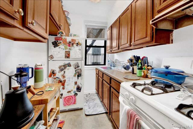 7 Greenridge Avenue B8, White Plains, NY 10601