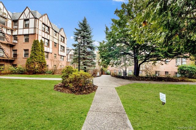 7 Greenridge Avenue B8, White Plains, NY 10601