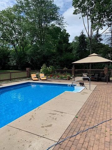 7940 Wolf Road, Burr Ridge, IL 60527