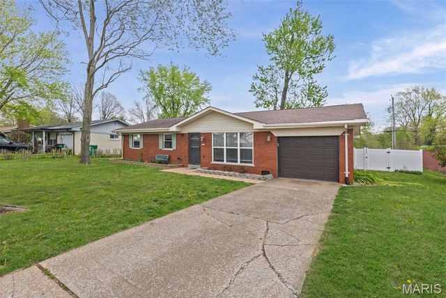317 Aaron Drive, Belleville, IL 62220