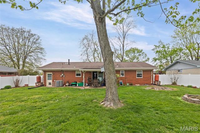 317 Aaron Drive, Belleville, IL 62220