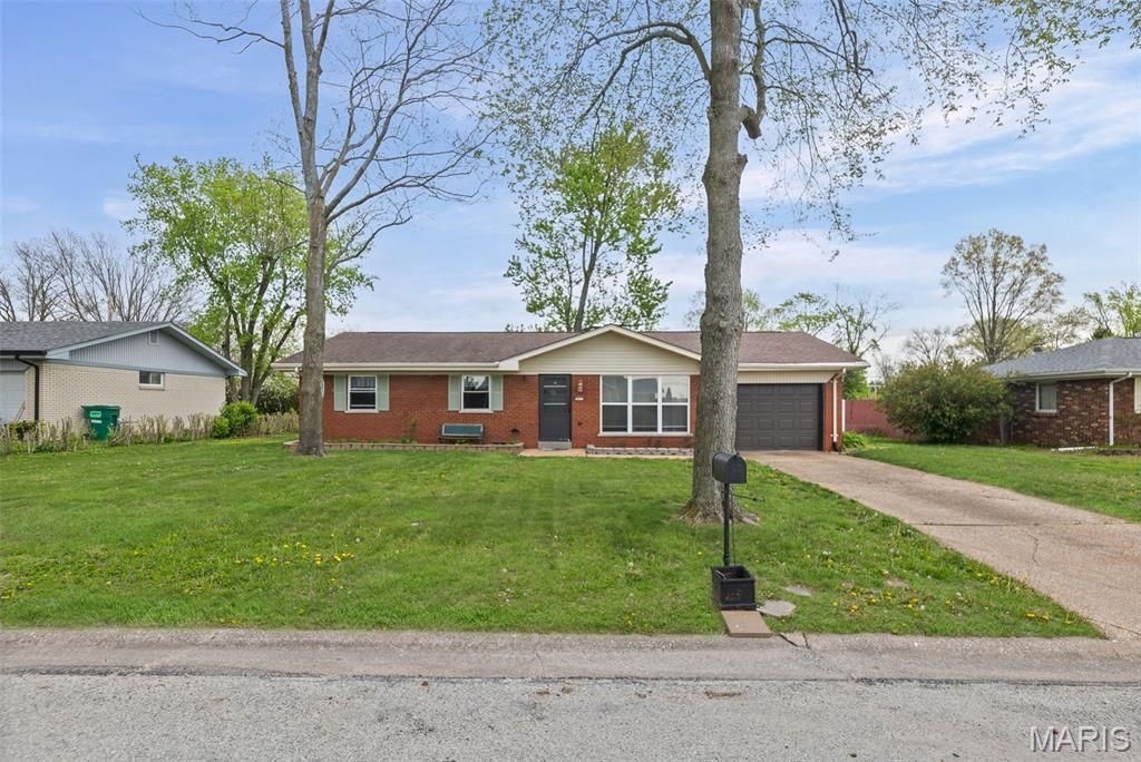 317 Aaron Drive, Belleville, IL 62220