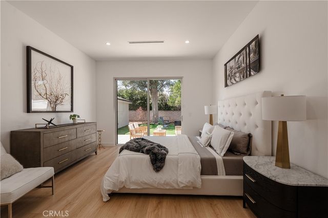 5817 Cantaloupe, Van Nuys, CA 91401