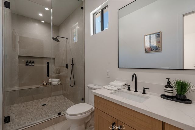 5817 Cantaloupe, Van Nuys, CA 91401