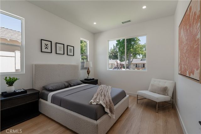 5817 Cantaloupe, Van Nuys, CA 91401