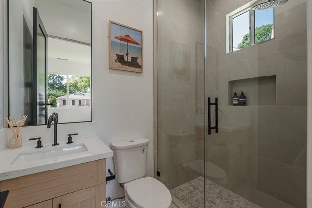 5817 Cantaloupe, Van Nuys, CA 91401