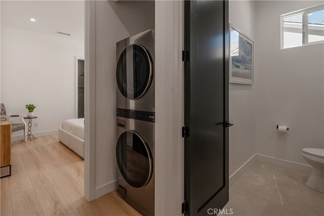 5817 Cantaloupe, Van Nuys, CA 91401