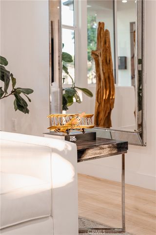 5817 Cantaloupe, Van Nuys, CA 91401