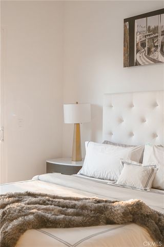 5817 Cantaloupe, Van Nuys, CA 91401