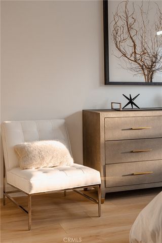 5817 Cantaloupe, Van Nuys, CA 91401