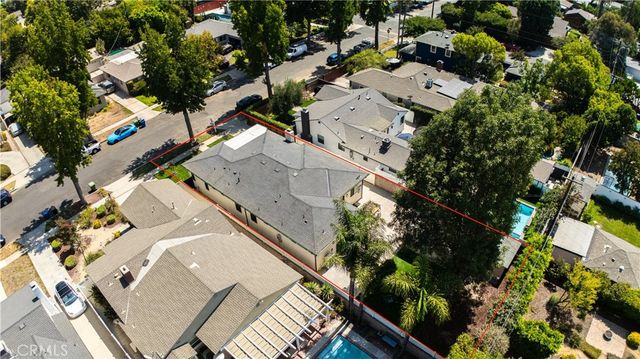 5817 Cantaloupe, Van Nuys, CA 91401