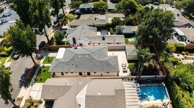 5817 Cantaloupe, Van Nuys, CA 91401