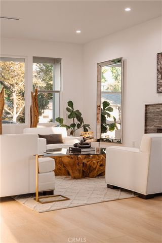 5817 Cantaloupe, Van Nuys, CA 91401