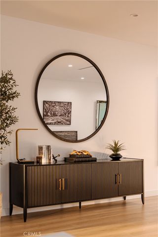 5817 Cantaloupe, Van Nuys, CA 91401