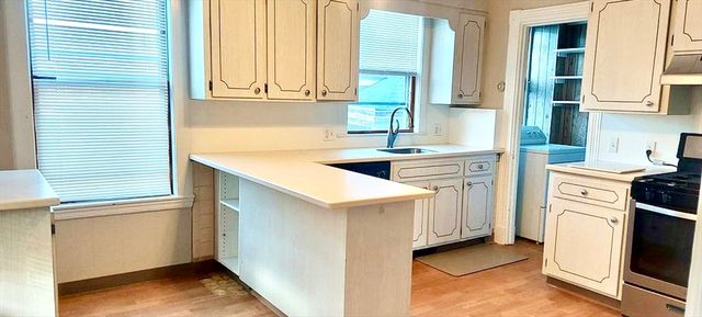 9 Oakview Terrace 2, Boston, MA 02130