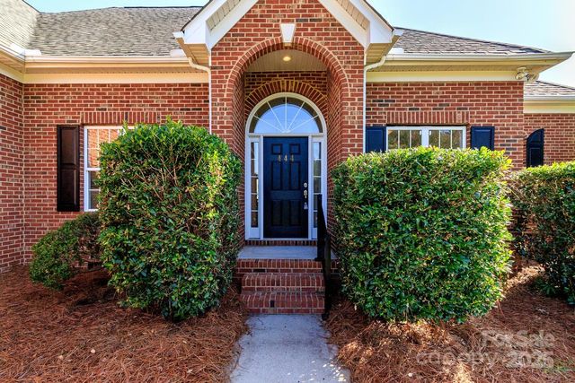 444 Cottonfield Circle, Waxhaw, NC 28173