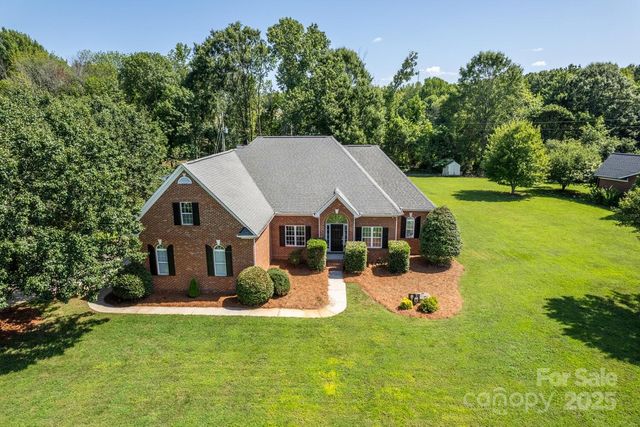 444 Cottonfield Circle, Waxhaw, NC 28173